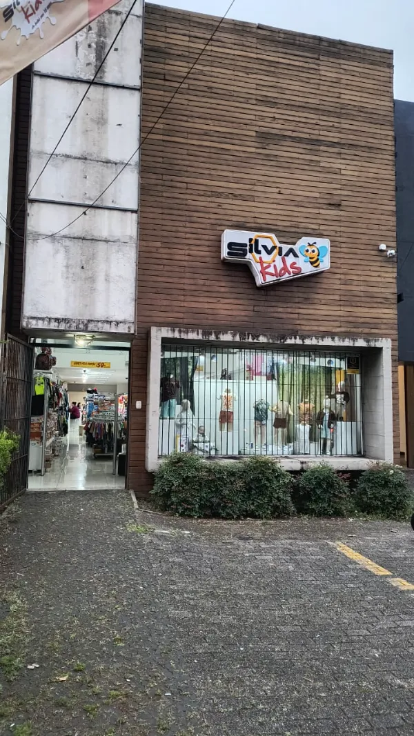 Fachada da Silvia Kids na Rua Marcílio Dias